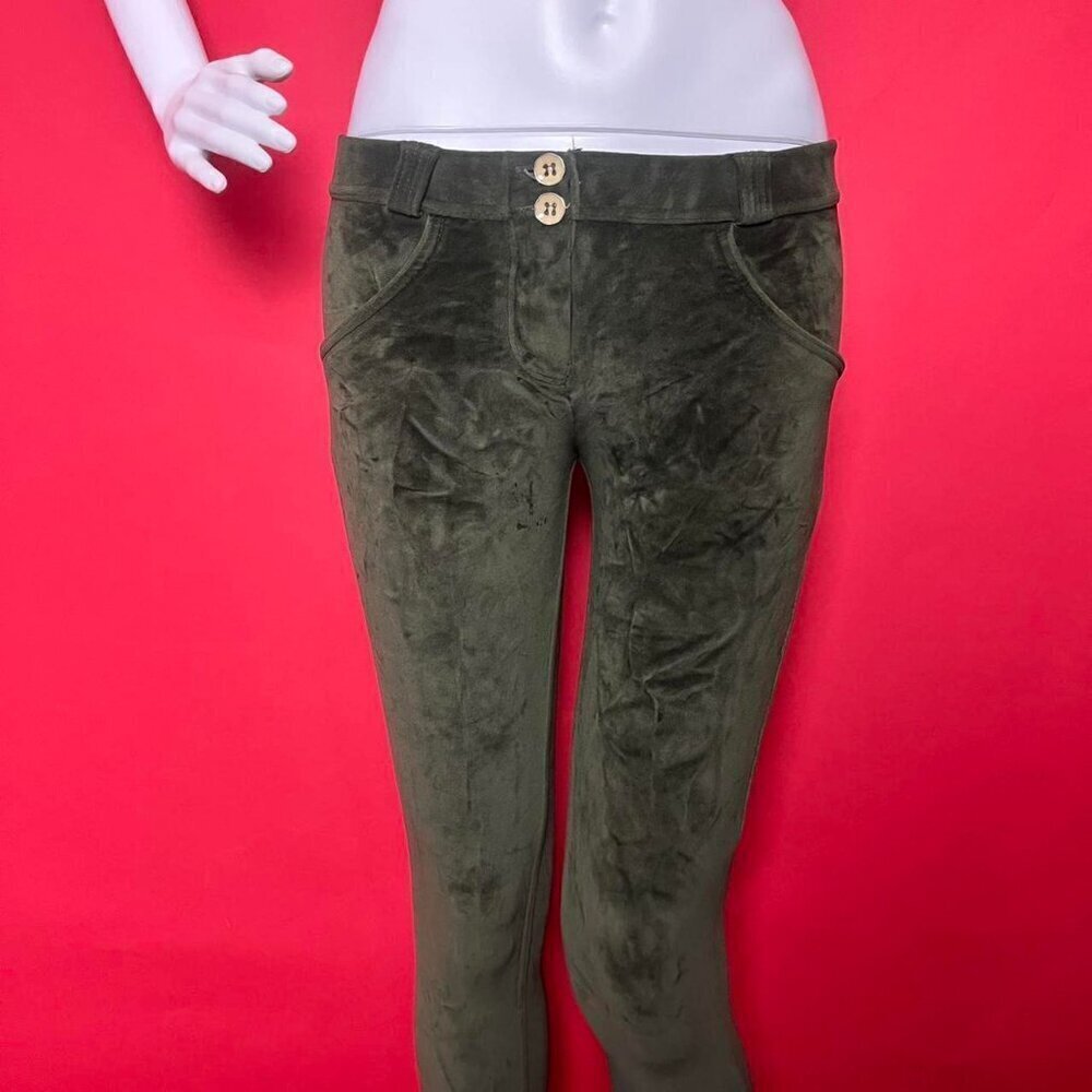 Freddy / Dark army green crushed velvet pants 🤍💚